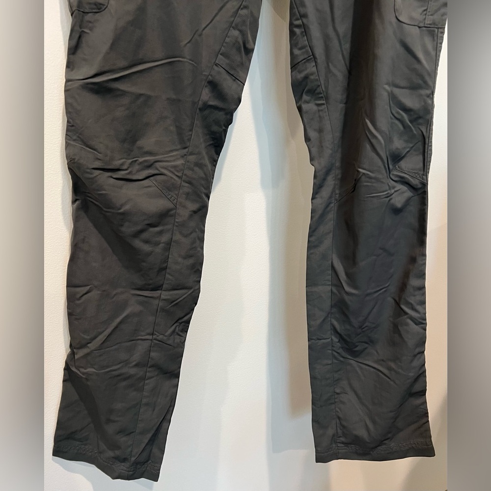 Women’s Columbia Omni-Wick Advanced Repellent Gray Cargo Activewear Pants - Picture 3 of 13